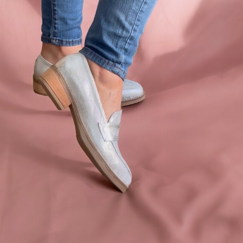 Mocasín Antifaz Cascabel Plateado